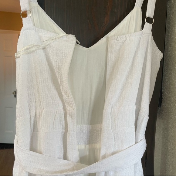Urban Outfitters Lost + Wander WHITE SANDS JUMPSUIT size S - Picture 13 of 16